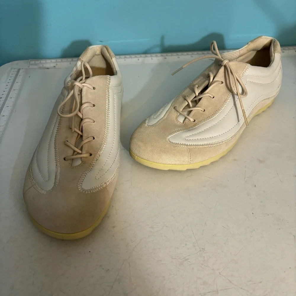 Ecco women’s cream  lace‎ up soft shoes in size 40
